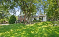 240 S Park Drive, Aurora, OH 44202