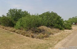 211 Hawk St, ZAPATA, TX 78076