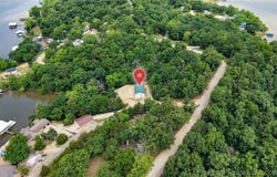 Point Plaza, Edwards, MO 65326