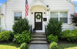 15 Bellevue Ave, Longmeadow, MA 01106