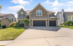 7913 W 155th Place, Overland Park, KS 66223