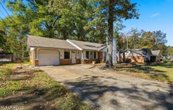 149 Oak Park Drive, Forest, MS 39074