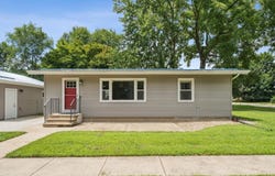 403 7th Ave SE, Independence, IA 50644