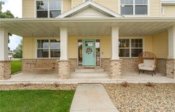 2990 Pinewood Ridge Drive SE, Rochester, MN 55904