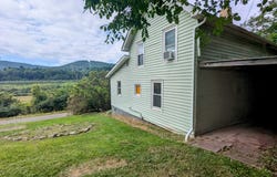 9689 Old State Rd, Troy, PA 16947