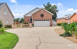 646 W Canal Drive, Gulf Shores, AL 36542