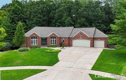 2525 Keyton Court NW, Grand Rapids, MI 49504