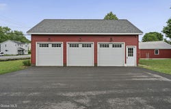 6 Halfmoon Drive, Waterford, NY 12188