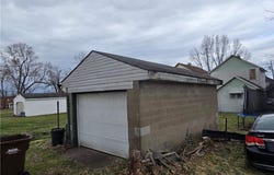 1127 Hamilton Ave, Farrell, PA 16121