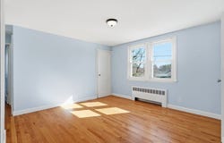 18-20 Genetti Cir, Bedford, MA 01730