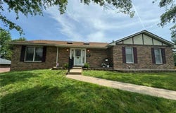2200 W Edgewood Drive, Jefferson City, MO 65109