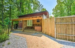 3570 Old Mountain Rd, Sevierville, TN 37876