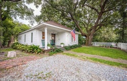 428 Dewey Avenue, Ocean Springs, MS 39564