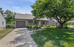 4935 Juniper Street, Roeland Park, KS 66205