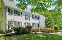 2 Harrison Pl, Franklin, MA 02038