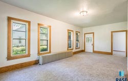 621 Montana St, Centerville, SD 57014