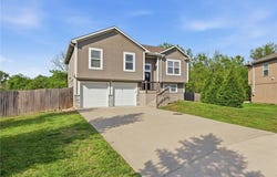 404 Timbercreek Drive, Belton, MO 64083