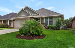 5282 Parkside Dr, Pace, FL 32571
