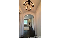 229 Strasbourg St, Castroville, TX 78009