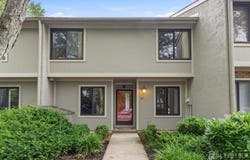 16 Irongate, Metuchen, NJ 08840