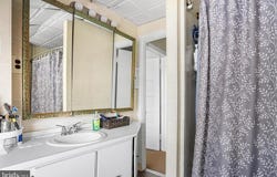 39 SPRUCE STREET, MARCUS HOOK, PA 19061