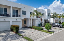 10240 NW 72nd Ter, Doral, FL 33178