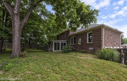 1102 Woodcroft Ct, Louisville, KY 40023