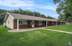 837 E Center St, Madison, SD 57042
