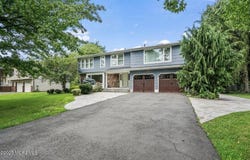 14 Kathy Street, Kendall Park, NJ 08824