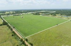 900 Schulze RD, Schulenburg, TX 78949