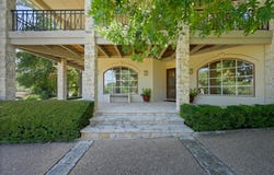 51 Tiburon DR, The Hills, TX 78738