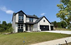 5899 Valley Point Drive SE, Caledonia, MI 49316