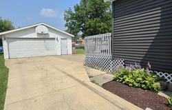 809 6th Avenue, Lake Odessa, MI 48849