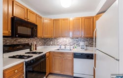 81 Park Edge, Berkeley Heights, NJ 07922