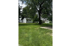 511 Middle Street, Brooklyn, IA 52211