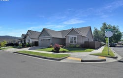 1004 S 46TH ST, Springfield, OR 97478