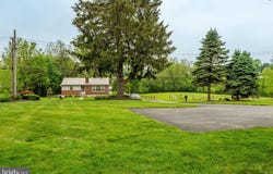 190 W MAIN STREET, REINHOLDS, PA 17569