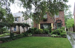 2323 Scholl Road, University Heights, OH 44118