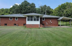 120 River Dr, Tuscumbia, AL 35674