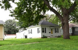 411 N Iowa Avenue, Eagle Grove, IA 50533