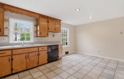 201 Glenfield Rd, North Attleboro, MA 02760