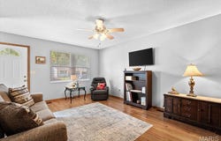 619 E Poplar Street, Mascoutah, IL 62258