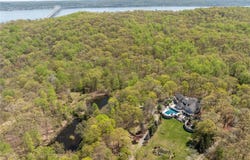 172 Clausland Mountain Road, Blauvelt, NY 10913