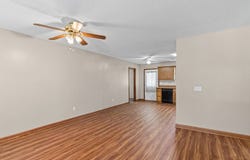 607 W 6th St, Cameron, MO 64429