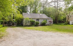 13 Luscomb Ln, New Bedford, MA 02745