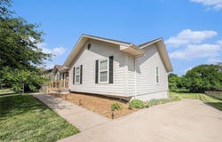 811 S Park Drive, Raymore, MO 64083