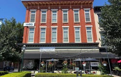 1 N MAIN, CHAMBERSBURG, PA 17201