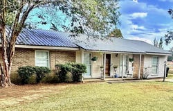 502 Kelli Avenue, Belzoni, MS 39038