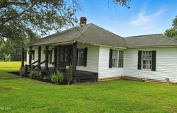42 Barth Road, Poplarville, MS 39470