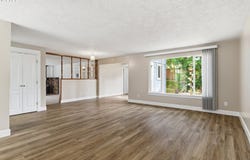 17840 WOLF Dr, Sandy, OR 97055